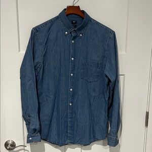 Uniqlo Denim Blue Casual Button-Down Shirt Slim Fit Sz M